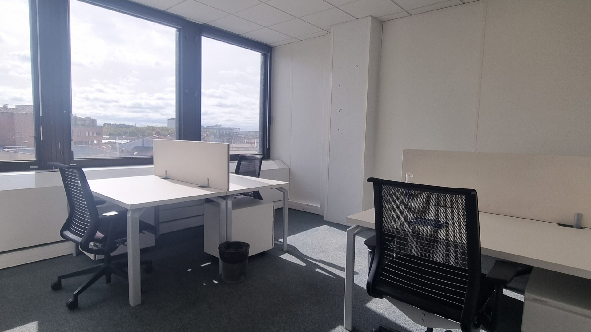 location-bureau-équipé