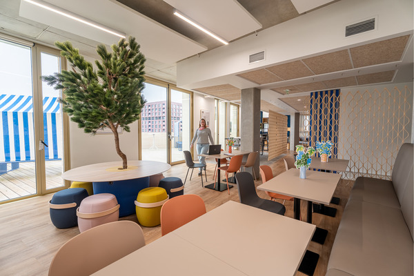 Centre d’affaires à Bordeaux : bureaux, coworking et salles de réunion près de la Gare Saint-Jean